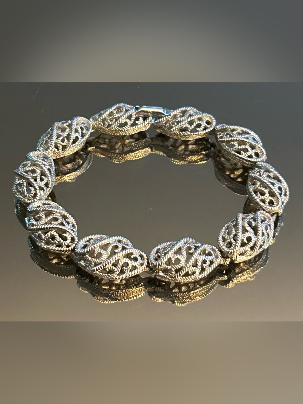 CROWN TRIFARI Vintage Silver Filigree Link Bracelet